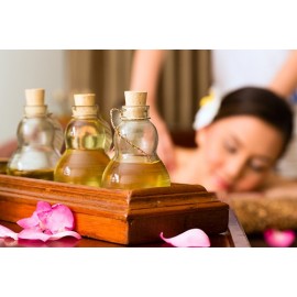 Aromatherapy Massage Oil with Refreshing Properties