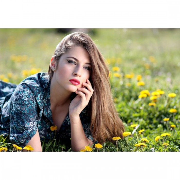 golden-glow-cream-lifestyle-image