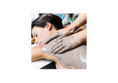 Aromatherapy Body Wrap: The benefits of bentonite clay, aloe vera and essential oils for your skin