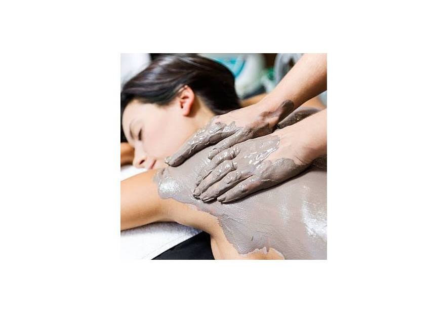 Aromatherapy Body Wrap: The benefits of bentonite clay, aloe vera and essential oils for your skin